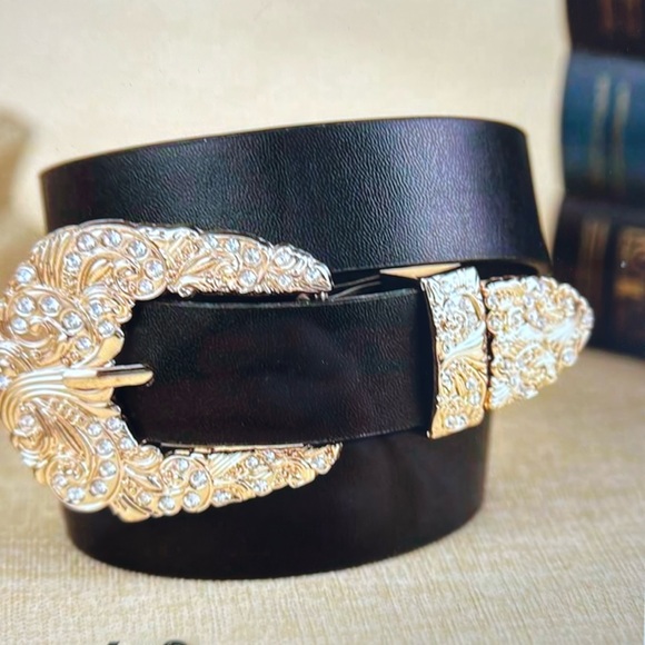 Marcellas Boutique Accessories - Final 2 remaining Vegan leather bling western belt. Oh so beautiful 🌺❤️